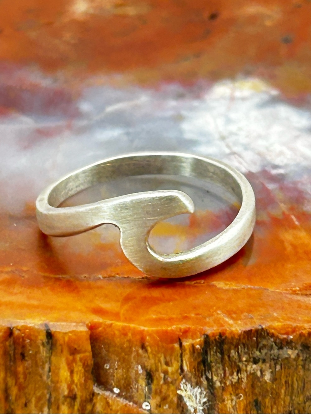 Minimalist Sterling Silver Wave Ring - Size 8